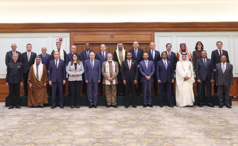  وزير الدولة للشؤون الخارجية يشارك في اجتماع رئيس الوزراء الهندي مع المشاركين في “وزاري منتدى التعاون العربي الهندي”