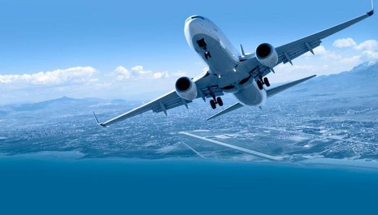 "رويترز": الحكومة اليمنية تفرض قيوداً على حركة الطيران من أبو ظبي ودبي