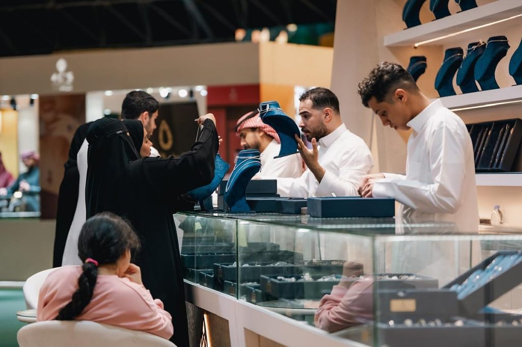 معرض الذهب جدة يجمع 130 عارضًا لتقديم تجربة تمزج بين الأصالة والفخامة ومتعة التسوق