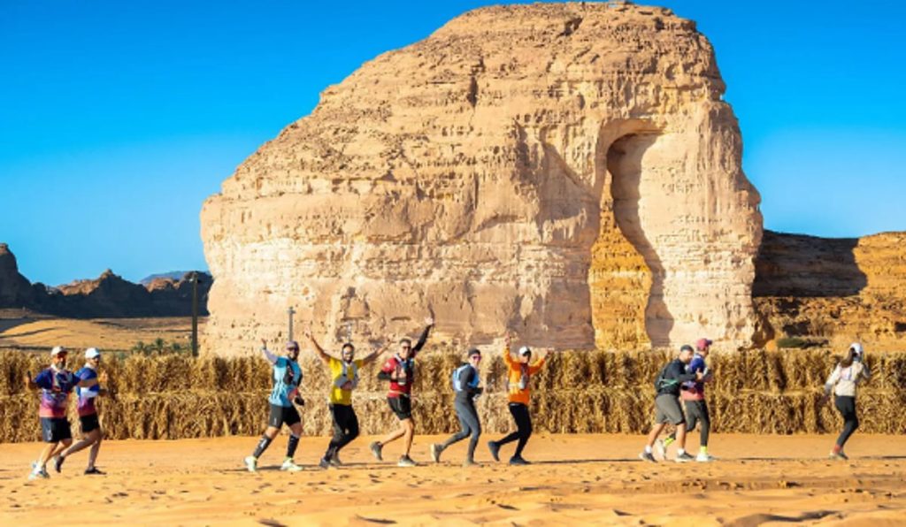 اليوم.. انطلاق منافسات سباق درب العُلا 2026 وسط مشاركة عالمية