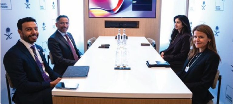 على هامش “دافوس 2026”.. وزير الصناعة يبحث الفرص المشتركة في التصنيع المتقدّم مع شركات عالمية