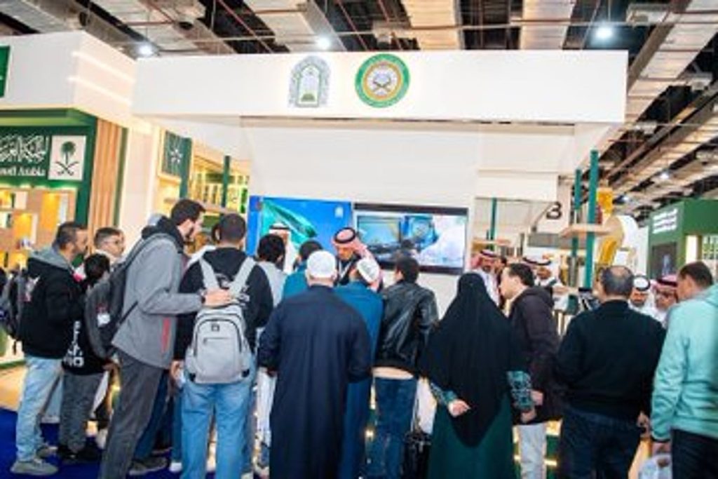 زوار جناح “الشؤون الإسلامية” بمعرض القاهرة الدولي للكتاب يشيدون بدور المملكة في خدمة القرآن الكريم