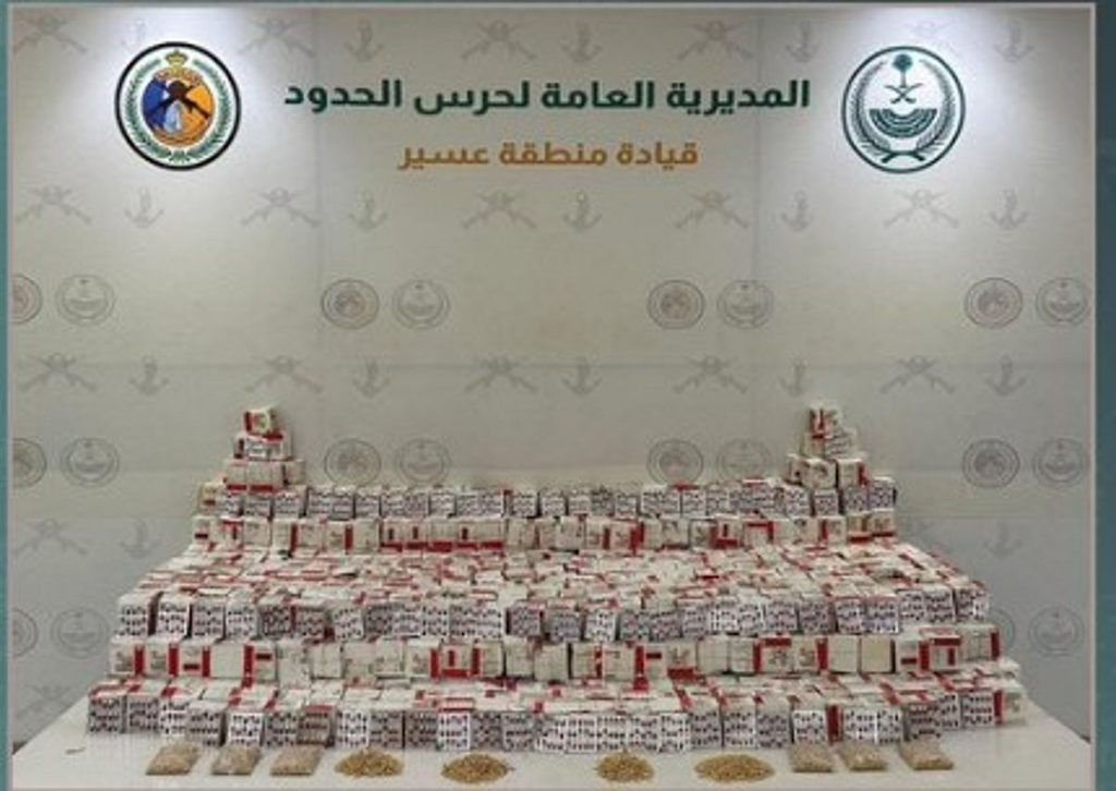 إحباط تهريب أكثر من 187 ألف قرص خاضغ لتنظيم التداول الطبي بعسير