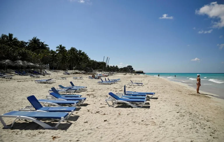 شواطئ خالية رغم جمالها… ضغوط ترمب تخنق السياحة في كوبا