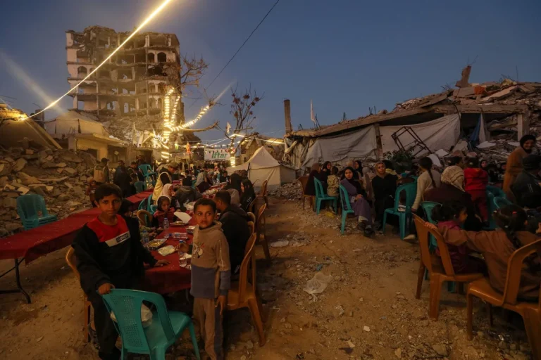 شبكة المنظمات الأهلية في غزة: البيوت المتنقلة لم تدخل إلى القطاع