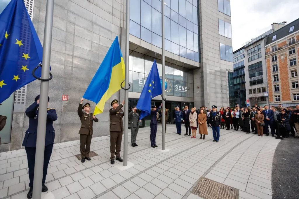 موسكو تتهم بريطانيا وفرنسا بالسعي لتزويد أوكرانيا بأسلحة نووية