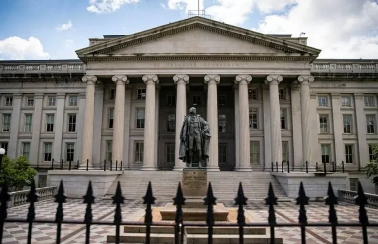 الخزانة الأميركية تفرض عقوبات على أسطول الظل الإيراني