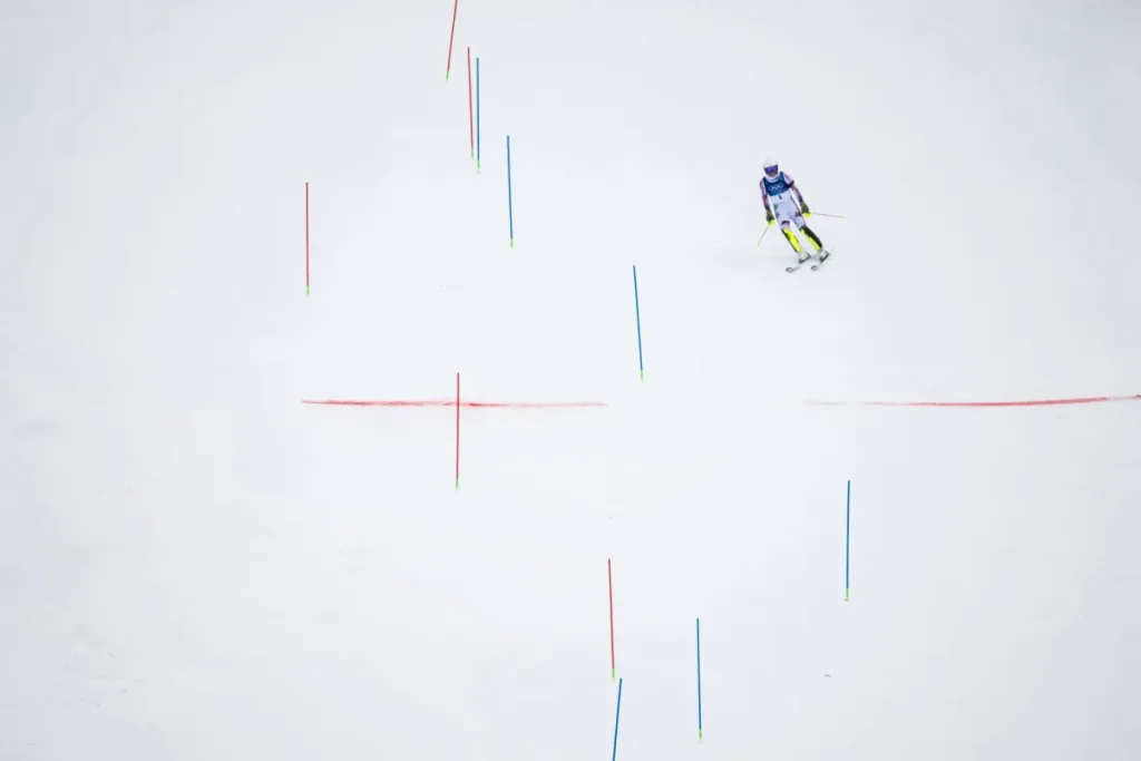 «الأولمبياد الشتوي»: ماكراث يلجأ إلى الغابة بعد كابوس خروجه من التعرج