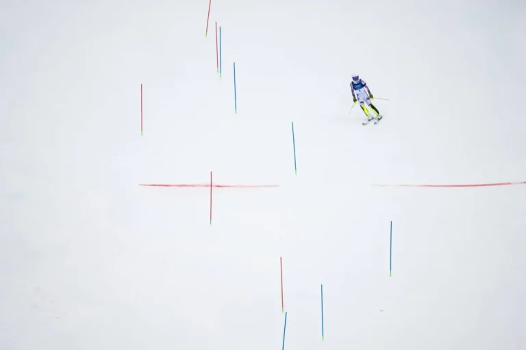 «الأولمبياد الشتوي»: ماكراث يلجأ إلى الغابة بعد كابوس خروجه من التعرج