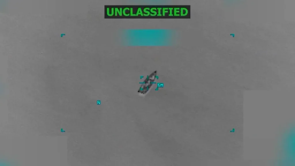 مقتل 3 أشخاص في قصف أميركي لسفينة في شرق المحيط الهادي