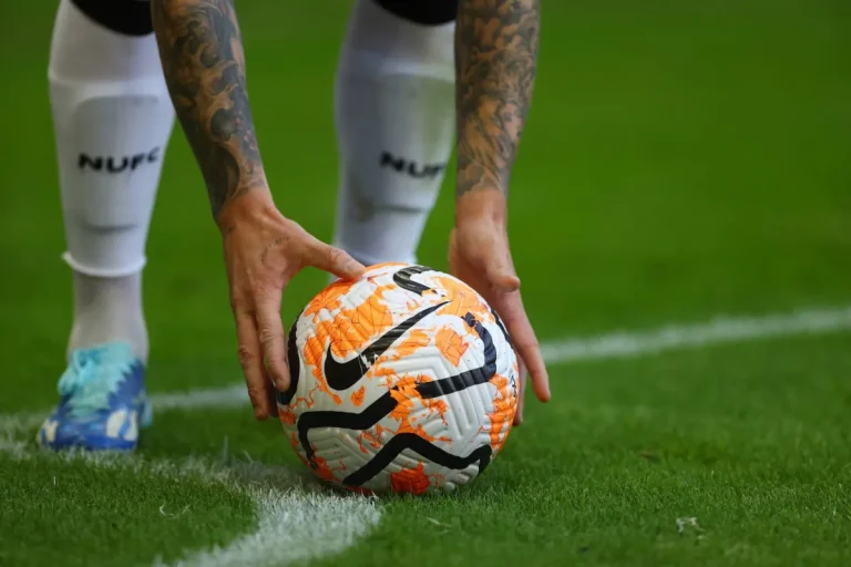 كيف ابتلعت كرة القدم بقية الرياضات العالمية؟