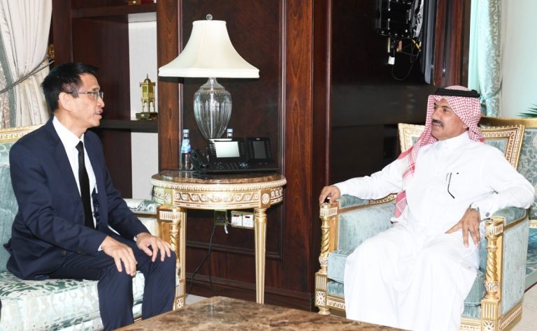 الأمين العام لوزارة الخارجية يودع سفير تايلاند