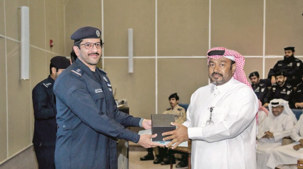 أمن السواحل يحتفل بتخريج 4 دورات بحرية