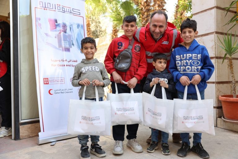  مؤسسة التعليم فوق الجميع تطلق النسخة الثالثة من حملة “كسوة العيد”