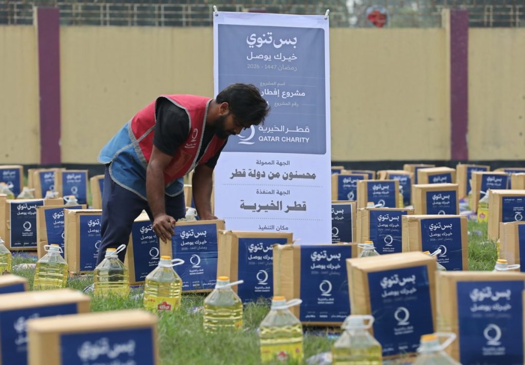  قطر الخيرية توزع سلالاً رمضانية في باكستان وبنغلاديش وجورجيا وكوت ديفوار