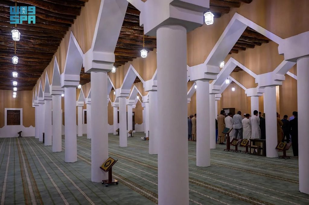 بالطراز النجدي السعودي.. مشروع الأمير محمد بن سلمان لتطوير المساجد التاريخية يطوّر مسجد العودة بالدرعية