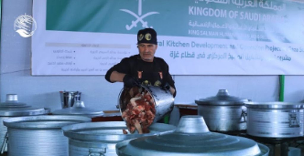 “إغاثي الملك سلمان” يدشن المطبخ المركزي في غزة لإنتاج 24 ألف وجبة غذائية ساخنة يوميا